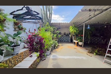 Casa à venda com 353m², 4 quartos e 4 vagas Casa à venda com 353m², 4 quartos e 4 vagasÁrea comum