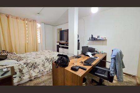 Casa à venda com 353m², 4 quartos e 4 vagas Casa à venda com 353m², 4 quartos e 4 vagasQuarto 2