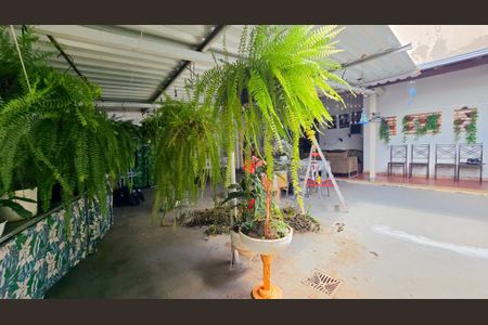 Casa à venda com 353m², 4 quartos e 4 vagas Casa à venda com 353m², 4 quartos e 4 vagasÁrea comum