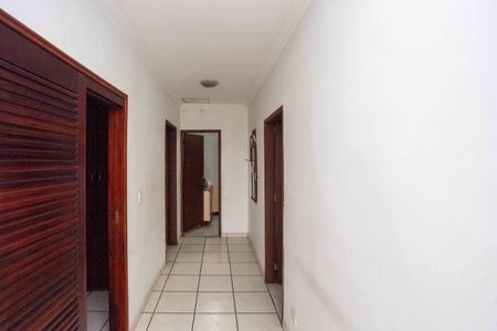 Casa para alugar com 253m², 3 quartos e 4 vagasCorredor