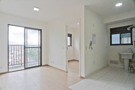 Sala de apartamento para alugar com 2 quartos, 42m² em Vila Albertina, São Paulo