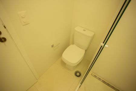 Apartamento para alugar com 80m², 2 quartos e 1 vagaBANHEIRO DA SUÍTE 2
