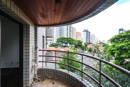 Apartamento à venda com 163m², 3 quartos e 3 vagas Apartamento à venda com 163m², 3 quartos e 3 vagasVaranda