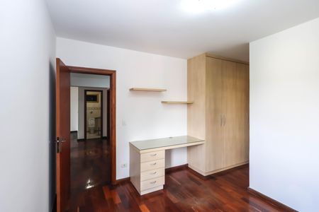 Apartamento à venda com 163m², 3 quartos e 3 vagas Apartamento à venda com 163m², 3 quartos e 3 vagasQuarto 2 - Suíte