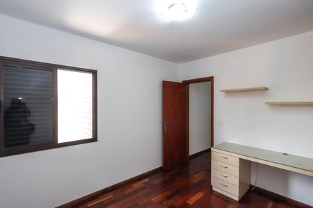 Apartamento à venda com 163m², 3 quartos e 3 vagas Apartamento à venda com 163m², 3 quartos e 3 vagasQuarto 2 - Suíte