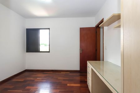 Apartamento à venda com 163m², 3 quartos e 3 vagas Apartamento à venda com 163m², 3 quartos e 3 vagasQuarto 2 - Suíte