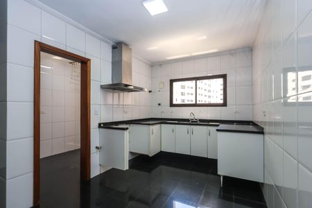 Apartamento à venda com 163m², 3 quartos e 3 vagas Apartamento à venda com 163m², 3 quartos e 3 vagasCozinha