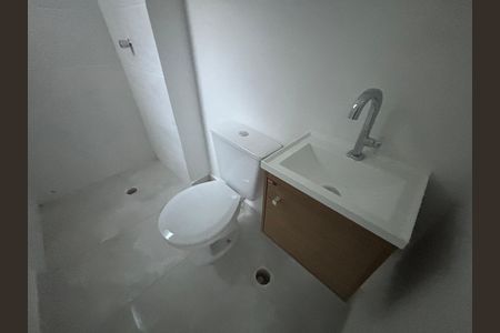 Apartamento para alugar com 37m², 2 quartos e sem vaga Apartamento para alugar com 37m², 2 quartos e sem vagaBanheiro