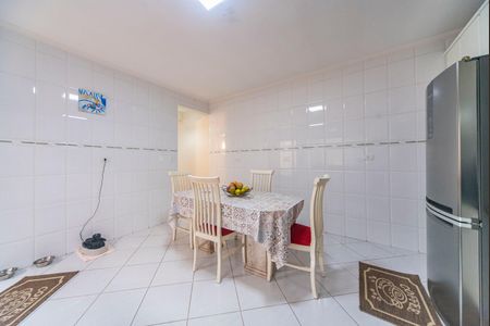 Casa à venda com 108m², 3 quartos e 2 vagas Casa à venda com 108m², 3 quartos e 2 vagasCozinha