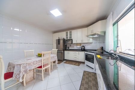 Casa à venda com 108m², 3 quartos e 2 vagas Casa à venda com 108m², 3 quartos e 2 vagasCozinha