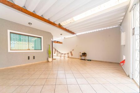 Casa à venda com 108m², 3 quartos e 2 vagas Casa à venda com 108m², 3 quartos e 2 vagasQuintal e Garagem