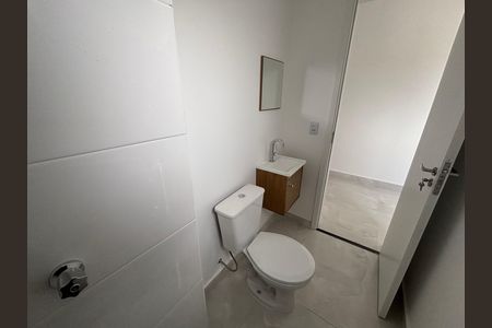 Apartamento para alugar com 37m², 2 quartos e sem vaga Apartamento para alugar com 37m², 2 quartos e sem vagaBanheiro social