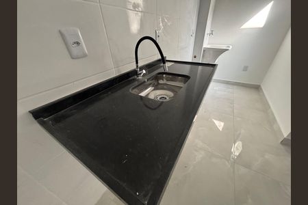 Cozinha  de apartamento para alugar com 1 quarto, 33m² em Cidade Antônio Estêvão de Carvalho, São Paulo