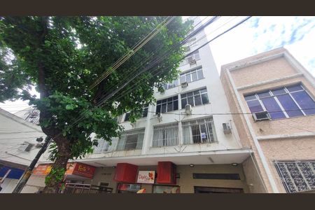 Apartamento para alugar com 80m², 2 quartos e sem vagaFachada