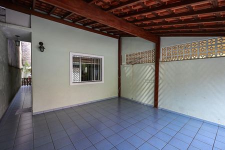 Casa à venda com 79m², 2 quartos e 2 vagasGaragem