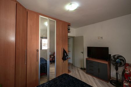 Casa à venda com 79m², 2 quartos e 2 vagasSuíte