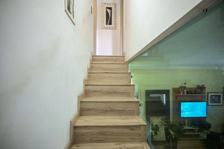 Escada de casa à venda com 2 quartos, 79m² em Parque Monte Alegre, Taboão da Serra