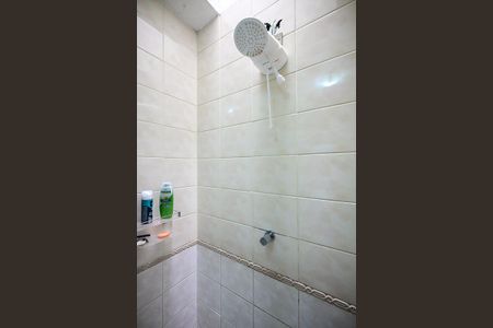 Casa à venda com 79m², 2 quartos e 2 vagasChuveiro da Suíte