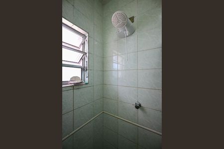 Casa à venda com 79m², 2 quartos e 2 vagasChuveiro do Banheiro