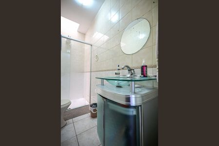 Casa à venda com 79m², 2 quartos e 2 vagasBanheiro Suíte 