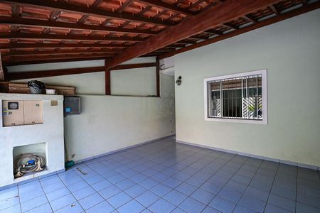 Casa à venda com 79m², 2 quartos e 2 vagasGaragem