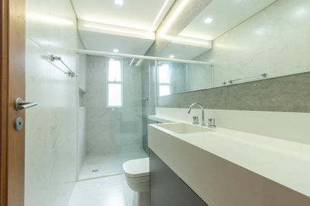 Apartamento para alugar com 135m², 3 quartos e 2 vagasBanheiro da Suite