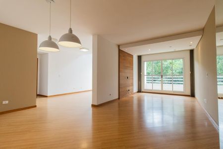 Sala de apartamento para alugar com 3 quartos, 135m² em Campo Comprido, Curitiba