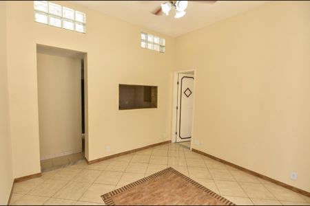 Sala de casa de condomínio para alugar com 3 quartos, 140m² em Grajaú, Rio de Janeiro