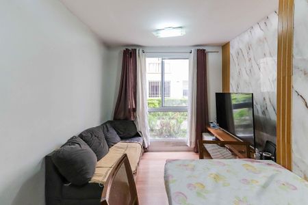 Sala de apartamento para alugar com 2 quartos, 45m² em Conjunto Promorar Raposo Tavares, São Paulo