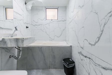 Apartamento para alugar com 45m², 2 quartos e 1 vaga Apartamento para alugar com 45m², 2 quartos e 1 vagaBanheiro