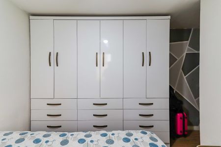 Quarto 2 de apartamento para alugar com 2 quartos, 45m² em Conjunto Promorar Raposo Tavares, São Paulo