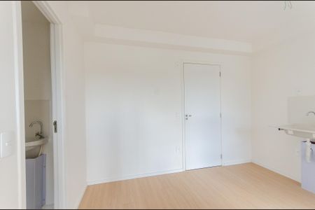 Sala / Cozinha de kitnet/studio para alugar com 2 quartos, 28m² em Jardim Jaragua (sao Domingos), São Paulo