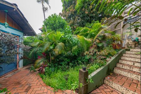 Casa à venda com 360m², 5 quartos e 2 vagasQuintal