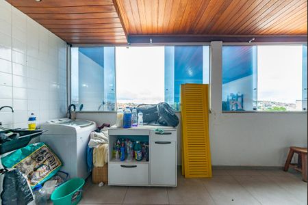 Casa à venda com 360m², 5 quartos e 2 vagasÁrea de Serviço