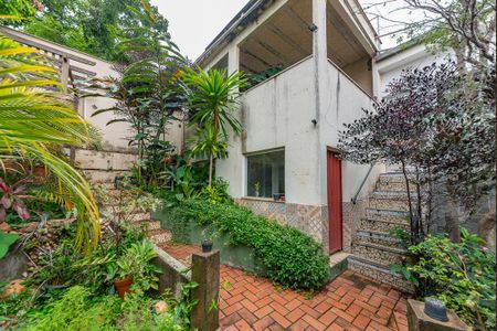 Casa à venda com 360m², 5 quartos e 2 vagasQuintal