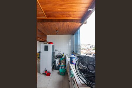 Casa à venda com 360m², 5 quartos e 2 vagasÁrea de Serviço