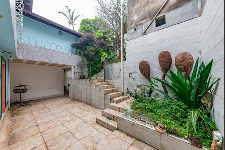 Casa à venda com 360m², 5 quartos e 2 vagasQuintal