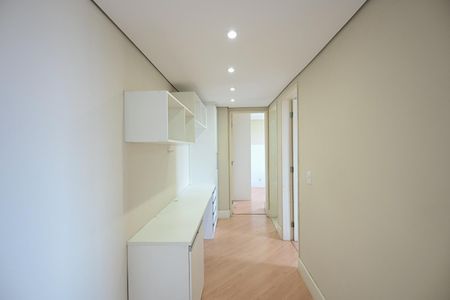 Corredor de apartamento para alugar com 2 quartos, 47m² em Parque Munhoz, São Paulo