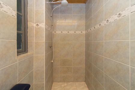 Banheiro de apartamento para alugar com 1 quarto, 57m² em Partenon, Porto Alegre