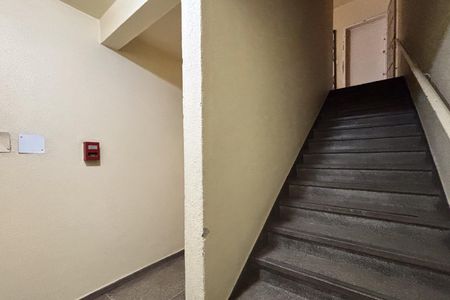 Apartamento para alugar com 57m², 1 quarto e sem vagaEscadas