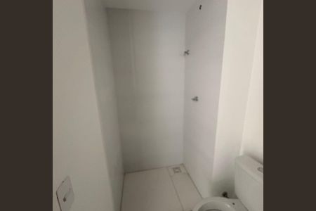 Banheiro de kitnet/studio para alugar com 1 quarto, 24m² em Ipiranga, São Paulo