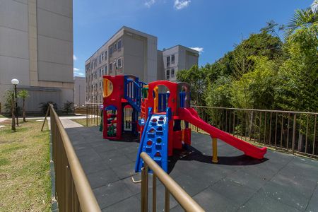 Apartamento para alugar com 49m², 2 quartos e 1 vaga Apartamento para alugar com 49m², 2 quartos e 1 vagaÁrea comum - Playground