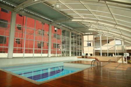 Apartamento à venda com 270m², 3 quartos e 4 vagasÁrea comum - Piscina