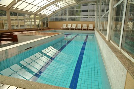 Apartamento à venda com 270m², 3 quartos e 4 vagasÁrea comum - Piscina