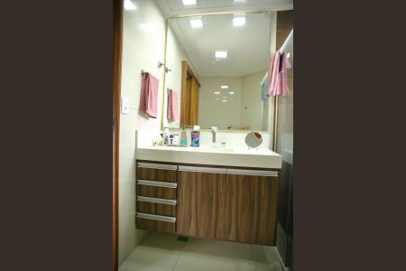 Apartamento à venda com 270m², 3 quartos e 4 vagasSuíte 1 - Banheiro 