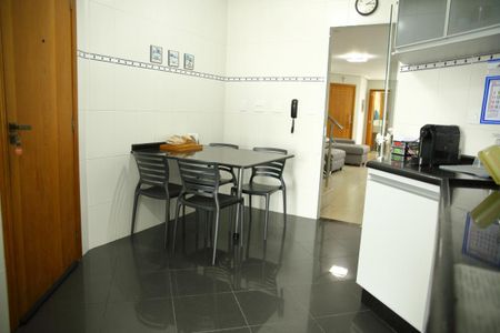 Apartamento à venda com 270m², 3 quartos e 4 vagasCozinha 