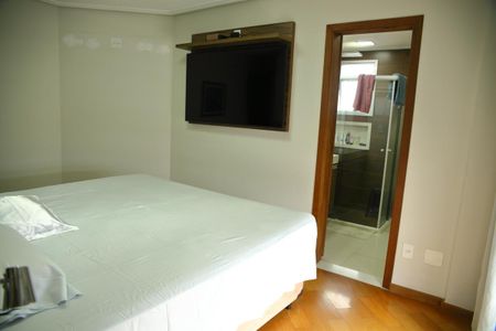 Apartamento à venda com 270m², 3 quartos e 4 vagasSuíte 1 