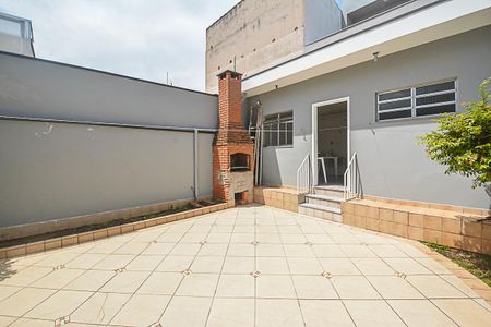 Casa à venda com 260m², 3 quartos e 2 vagas Casa à venda com 260m², 3 quartos e 2 vagasQuintal