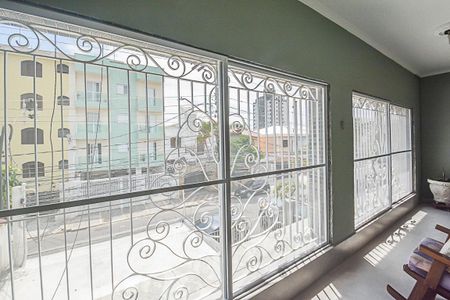 Casa à venda com 260m², 3 quartos e 2 vagas Casa à venda com 260m², 3 quartos e 2 vagasSacada do Quarto 1 e 2