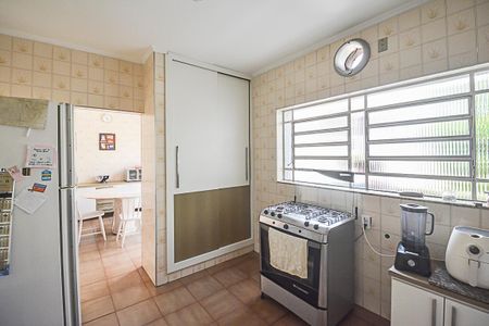 Casa à venda com 260m², 3 quartos e 2 vagas Casa à venda com 260m², 3 quartos e 2 vagasCozinha